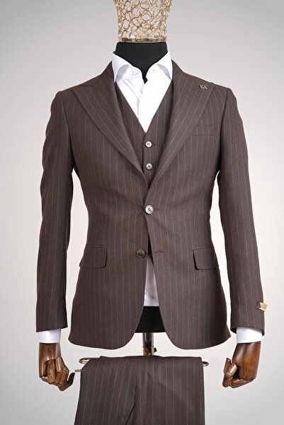 Kadir Büyükkaya Duble Paça Tasarımlı Erkek Yelekli Takım Elbise-KAV1040W