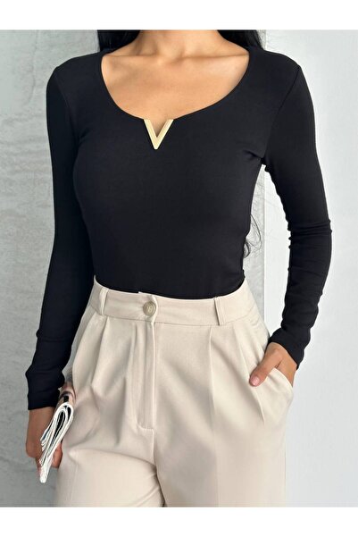 bahar uğurlu Body with Double Layers on the Front and Metal V on the Front, Made of Bubbley Fabric