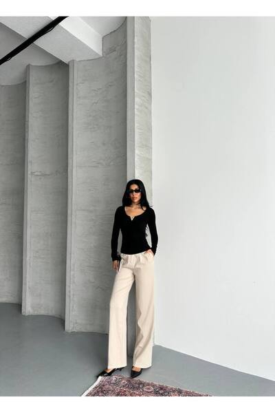 bahar uğurlu Body with Double Layers on the Front and Metal V on the Front, Made of Bubbley Fabric