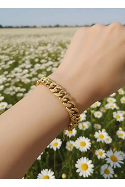 URUNİA Gösterişli Doku İşlemeli Geniş Halka Altın Rengi Bilezik