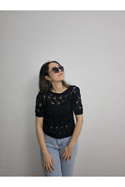 Beril Kara Butik Ajurlu Siyah Triko Bluz