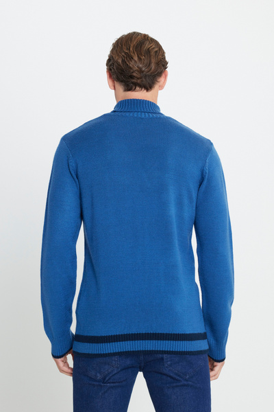 AC&Co / Altınyıldız Classics Pulover din tricot jacquard cu gât complet, croială normală, standard fit, albastru Havacı