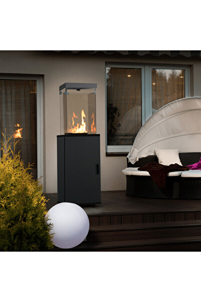 Ch Outdoor heater for gardens and restaurants: powerful heating and a charming atmosphere.