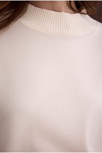 HEQA Basic Sweater Ecru