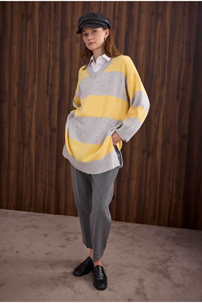 HEQA Striped V-Neck Sweater Light Gray-Soft Yellow