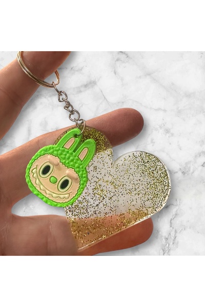 Buki'nin Atölyesi سلسلة مفاتيح على شكل قلب من الإيبوكسي، إكسسوار لحقيبة لابوبو