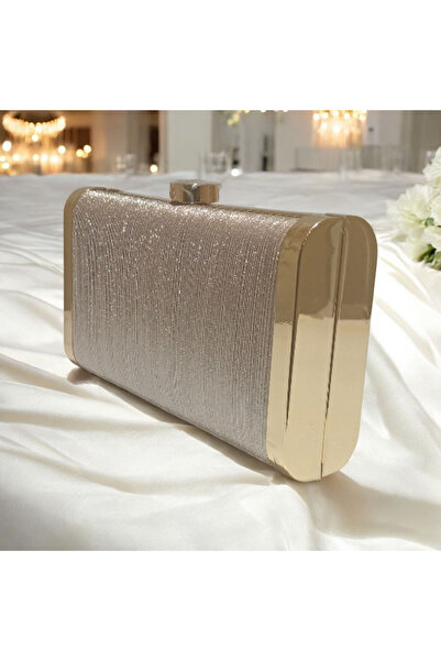 Butik ✨   The Elegance of Sparkle: Gold Laser Fabric Evening Bag / Clutch