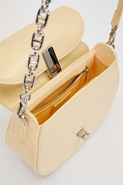 Levidor Yellow Chain Strap Detailed Handbag