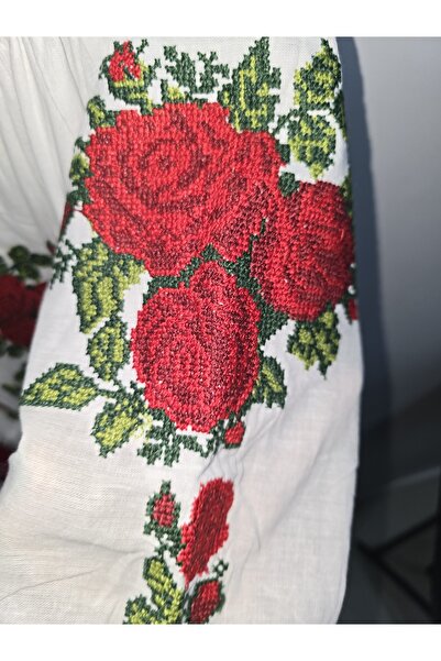 OEM Traditional Romanian dress with floral motifs