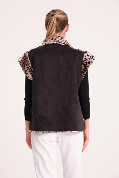 della moor Women's Black Italian Short Vest with Leopard Fur Inside