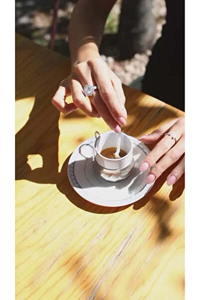 Imperial Elegant White Dress with Black Accents and Delicate Shoulder Details