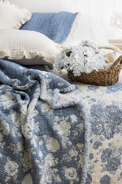 MEET MAYA NATURAL Rose Pattern Blue 7 Layers Muslin Quilt 240*260