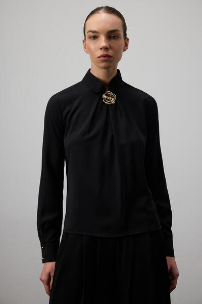 Touché Privé Bluz with Rose Brooch