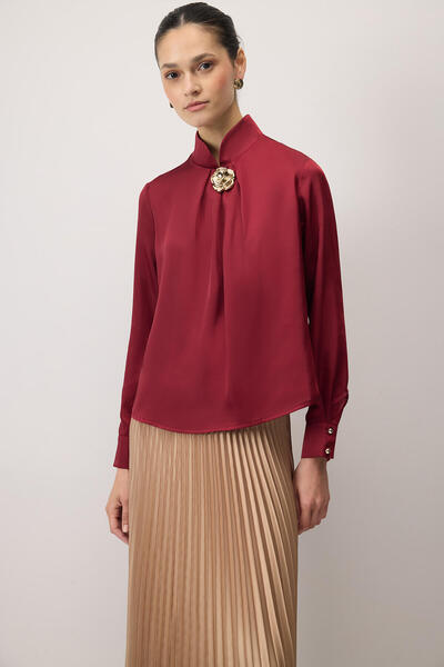 Touché Privé Bluz with Rose Brooch