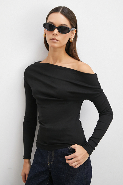 Never more Black long sleeve blouse with shoulder pleats