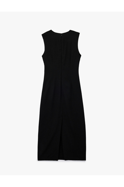 Koton Φόρεμα με λαιμόκοψη άνοιγμα χωρίς μανίκια, με λεπτομέρεια αξεσουάρ, μήκους midi, σε σχήμα μολύβι