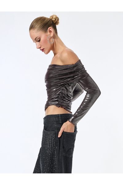 Koton Μακρυμάνικη μπλούζα ντραπέ με μεταλλική λάμψη με ανοιχτό ώμο