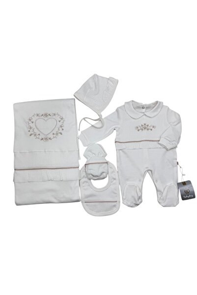 Baby day 👶✨ طقم مواليد فاخر – أبيض مزين بتطريز بيج من Babyday