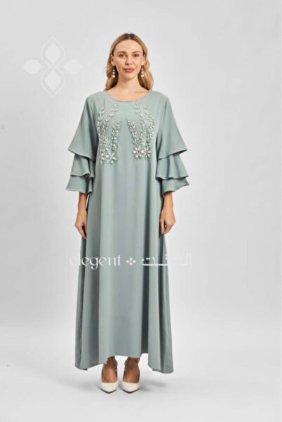 Elegent Soft jalabiya with ruffled sleeves and elegant embroidery ideal for evenings and special occasions.