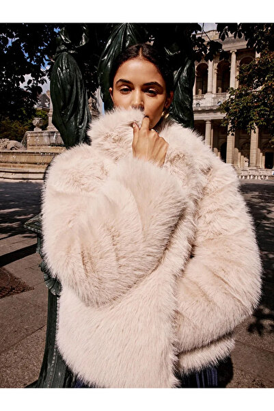 LC Waikiki LCWAIKIKI Classic Ekru Ceket Yaka Kadın Kürk Mont