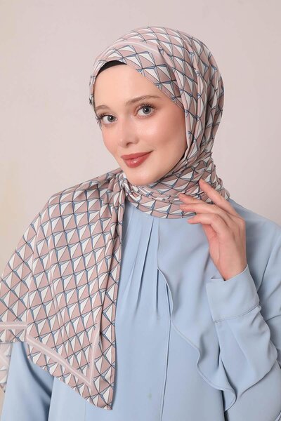 Levidor Latte Triangle Pattern Club Shawl