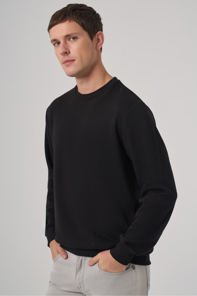 Morven Men's Black Basic Crew Neck Sweatshirt