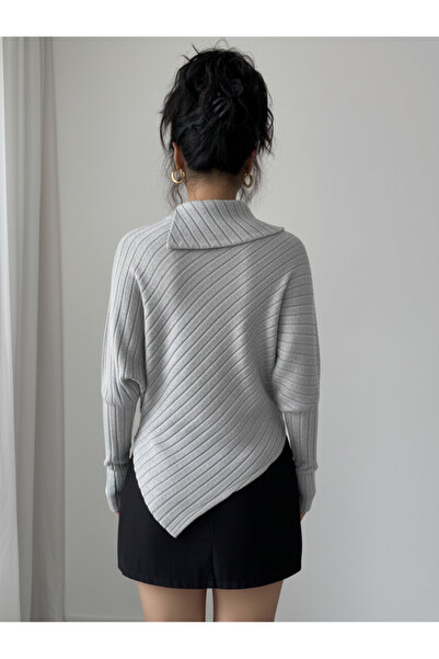 poswicon Grey High-Necked Twill Fabric Asymmetrical Hem Batwing Sleeve Stylish Ust