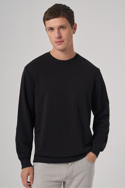 Morven Men's Black Basic Crew Neck Sweatshirt