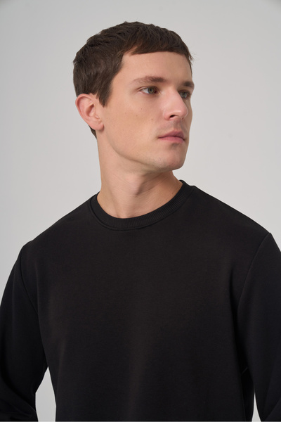 Morven Men's Black Basic Crew Neck Sweatshirt