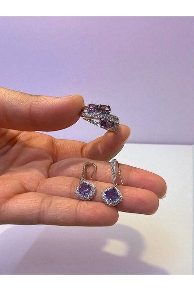 NEW STYLE A sophisticated and sparkling accessory set adorned with high-quality zircon. Ring size 7. This set comes in a suitable gift box.