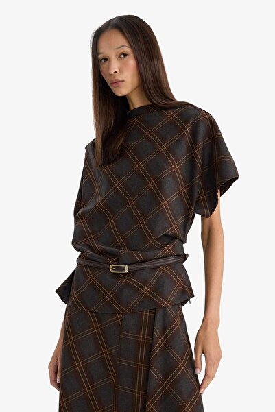 DeFacto Fitted Mock Neck Checkered Flannel Short Sleeve Blouse G6794Ax25Wn