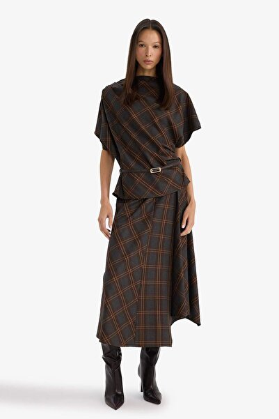 DeFacto Fitted Mock Neck Checkered Flannel Short Sleeve Blouse G6794Ax25Wn