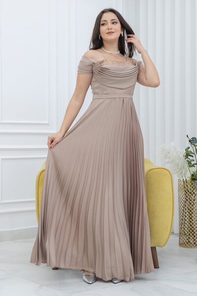 TREN Elegant Off-Shoulder Pleated Maxi Dress with Embellished Neckline for Evening Party Wear