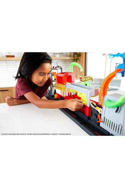 HOT WHEELS City Ultimate Octo Car Wash Playset with Color Reveal Car