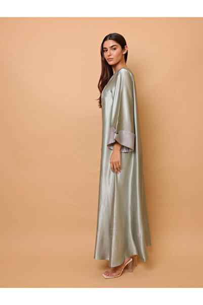 IKKXA Elegant Shimmer Fabric Big Flower Design Modern Sleeves