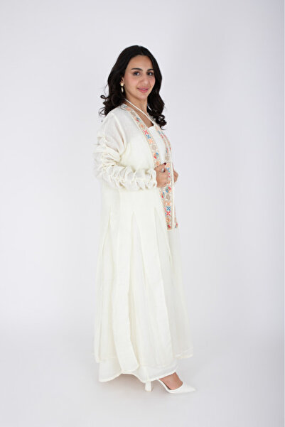 IKKXA Elegant 2 piece outfit with colorful embroidery