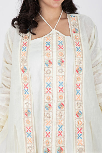 IKKXA Elegant 2 piece outfit with colorful embroidery