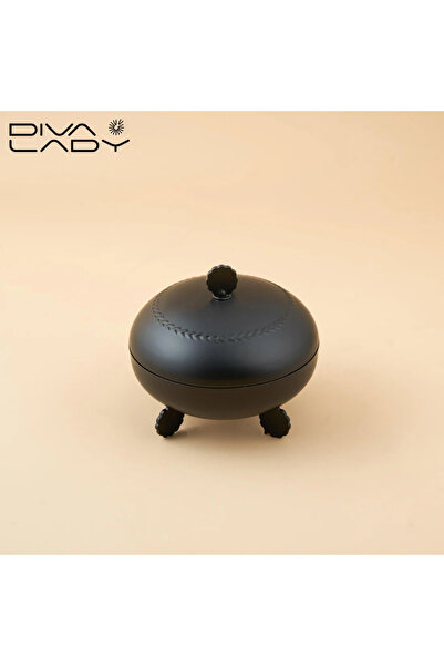 DIVA LADY 🍬 A luxurious serving box in elegant black for sophisticated hospitality ✨ Size 12*12 cm