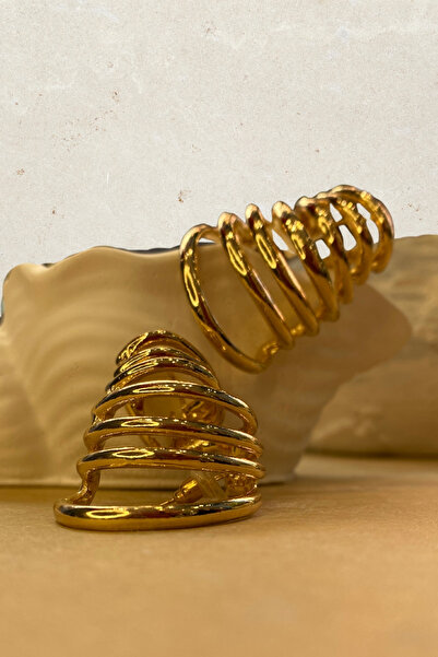 Qualia Butik أقراط نسائية فضية اللون بتفاصيل من الفولاذ