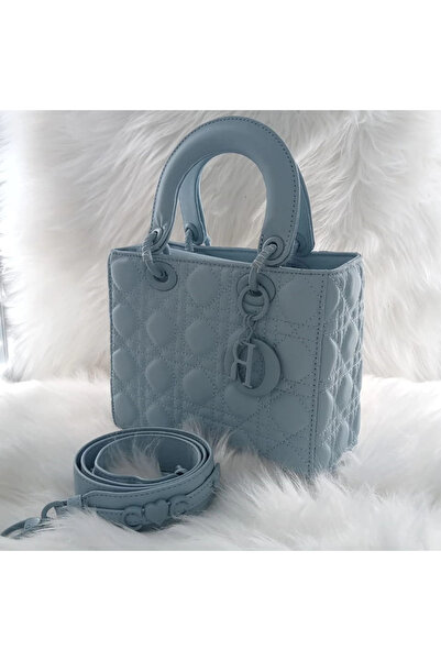 1way شنطه نسائيه من الجلد حجم وسط باللون السماوي