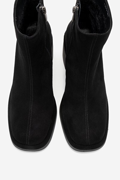 LuviShoes Γυναικείες μπότες με χοντρό τακούνι JUNAE από γνήσιο δέρμα από μαύρο σουέτ