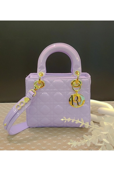 1way شنطه لامعه بتصميم عصري باللون الموف بالحجم الوسط