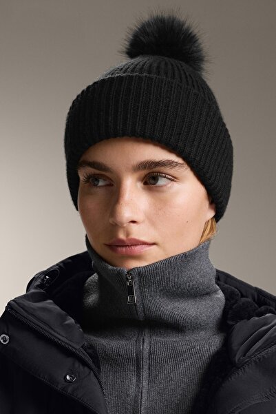 Oysho Wool blend knit hat with pompom