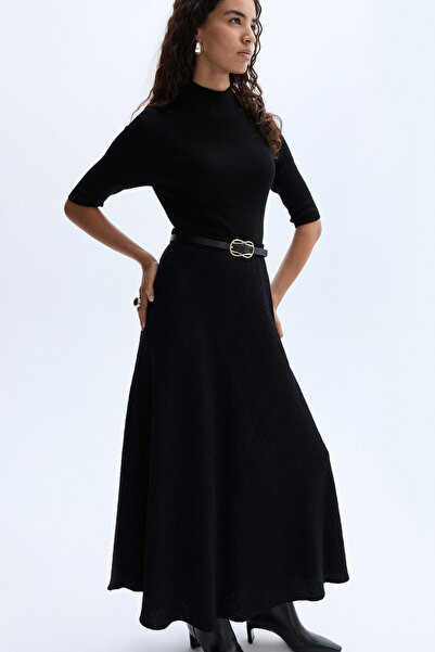 Mudo Textured Midi Skirt