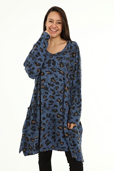 della moor Women's Plus Size Blue Italian Leopard Print Asymmetrical Cut Tunic