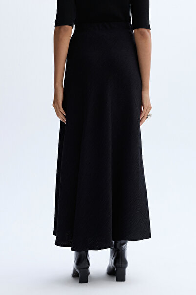 Mudo Textured Midi Skirt