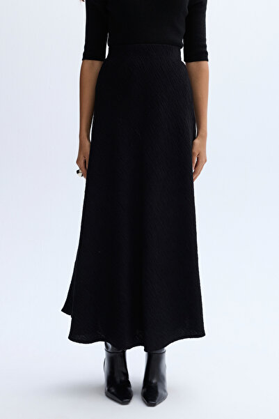 Mudo Textured Midi Skirt