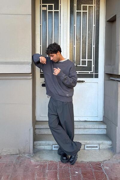 Flaw Wear Ripped Model Knitwear Sweater