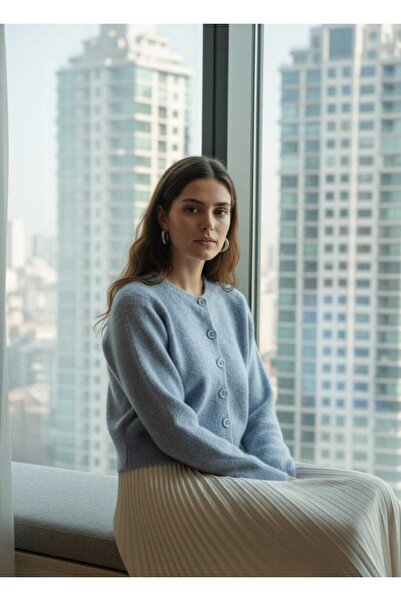 Cockatoo Women's Tilia Crop Cream Soft Textured Cardigan