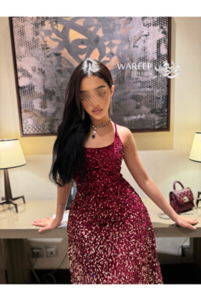 MAC CENTER A shimmering sequined midi evening dress in luxurious burgundy shades.